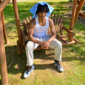 Meet your Posher, Hesali